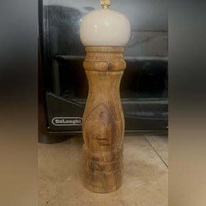 pepper shakers
